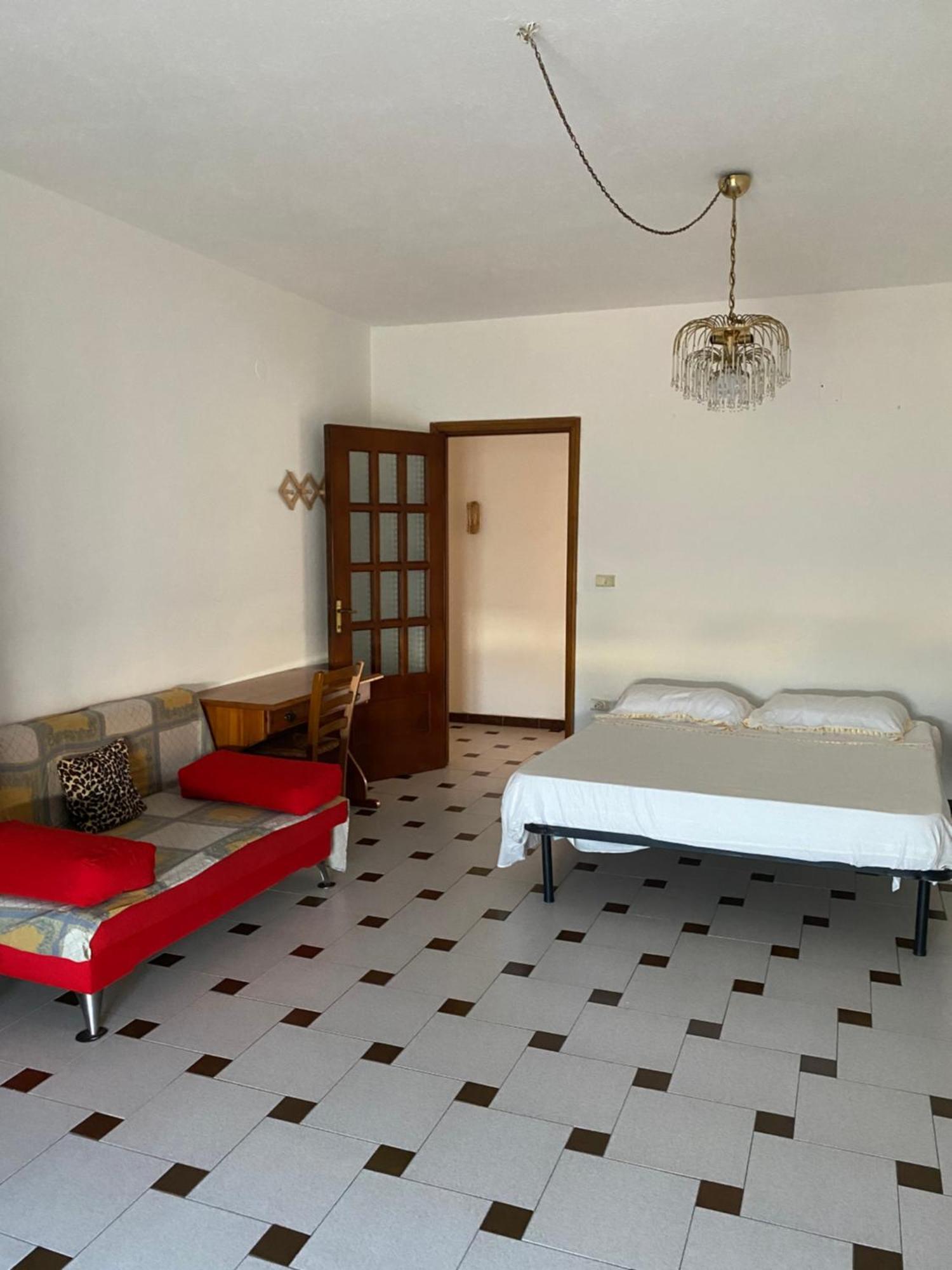 Casa Vacanze Gilli Hotel กาญารี ภายนอก รูปภาพ